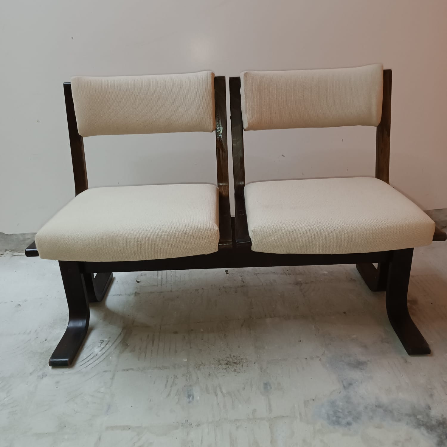 Chair + table on beam vintage 80s