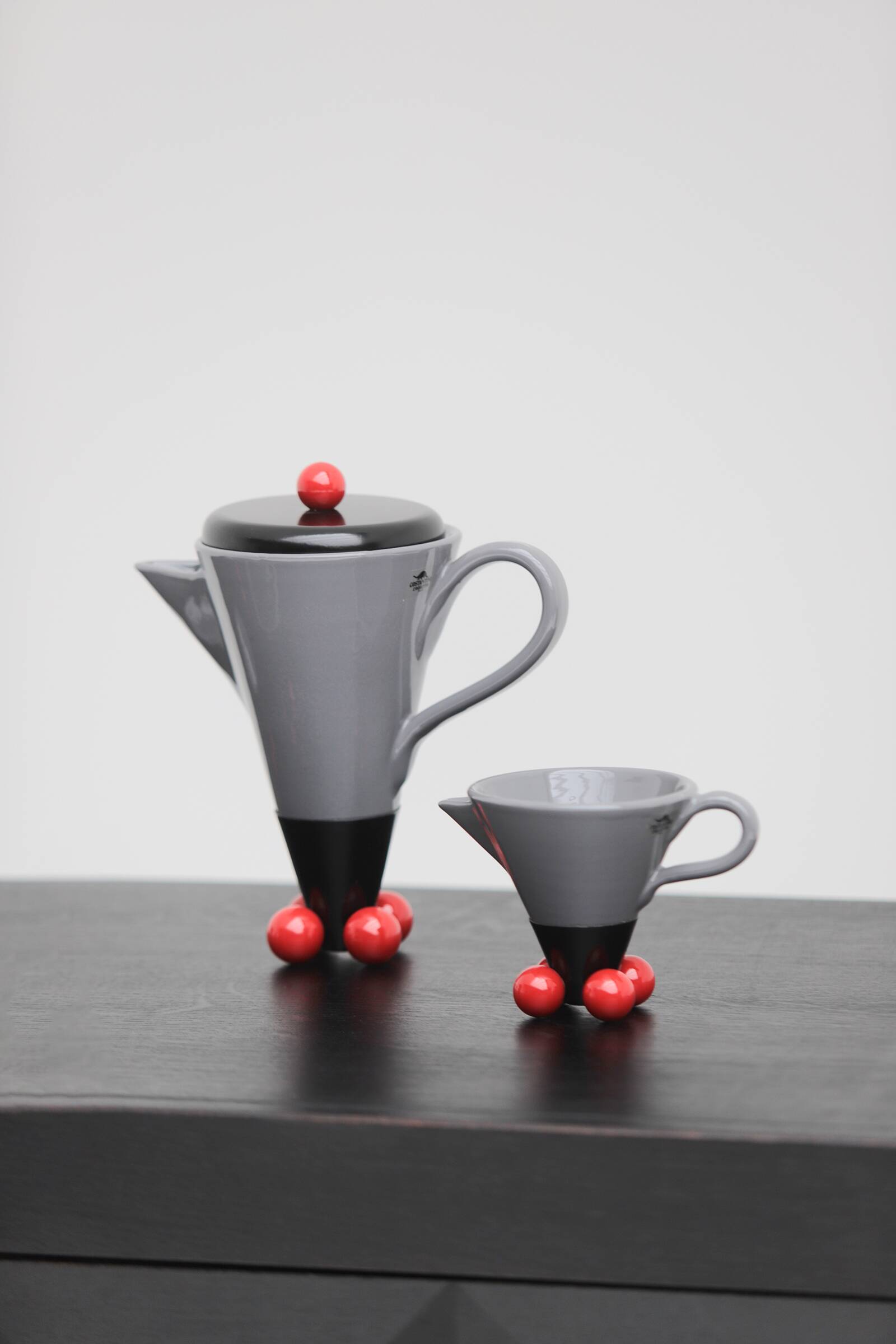 Coffee / tea set designed by Pietro D'Amato, manufactured by Costantini l’Ogetto