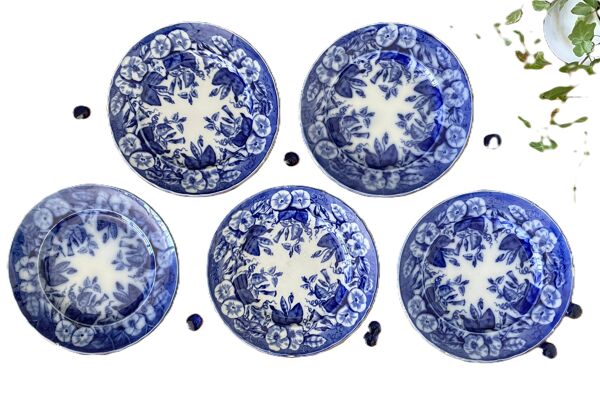 5 assiettes plates anciennes en faïence de bordeaux