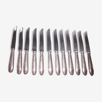 Lot de 12 couteaux en metal argenté