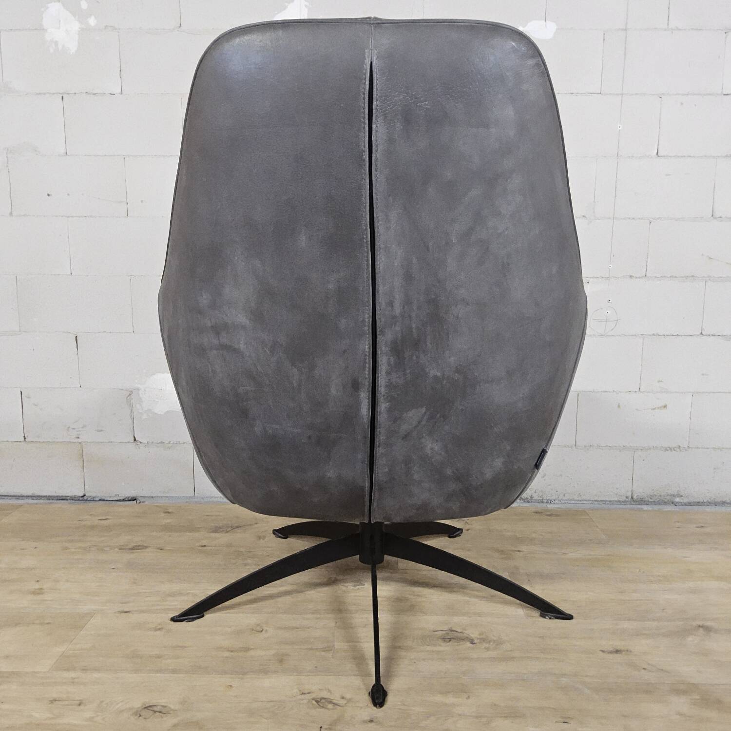 Grey leather swivel armchair Specter by DYYK (Almost new)
