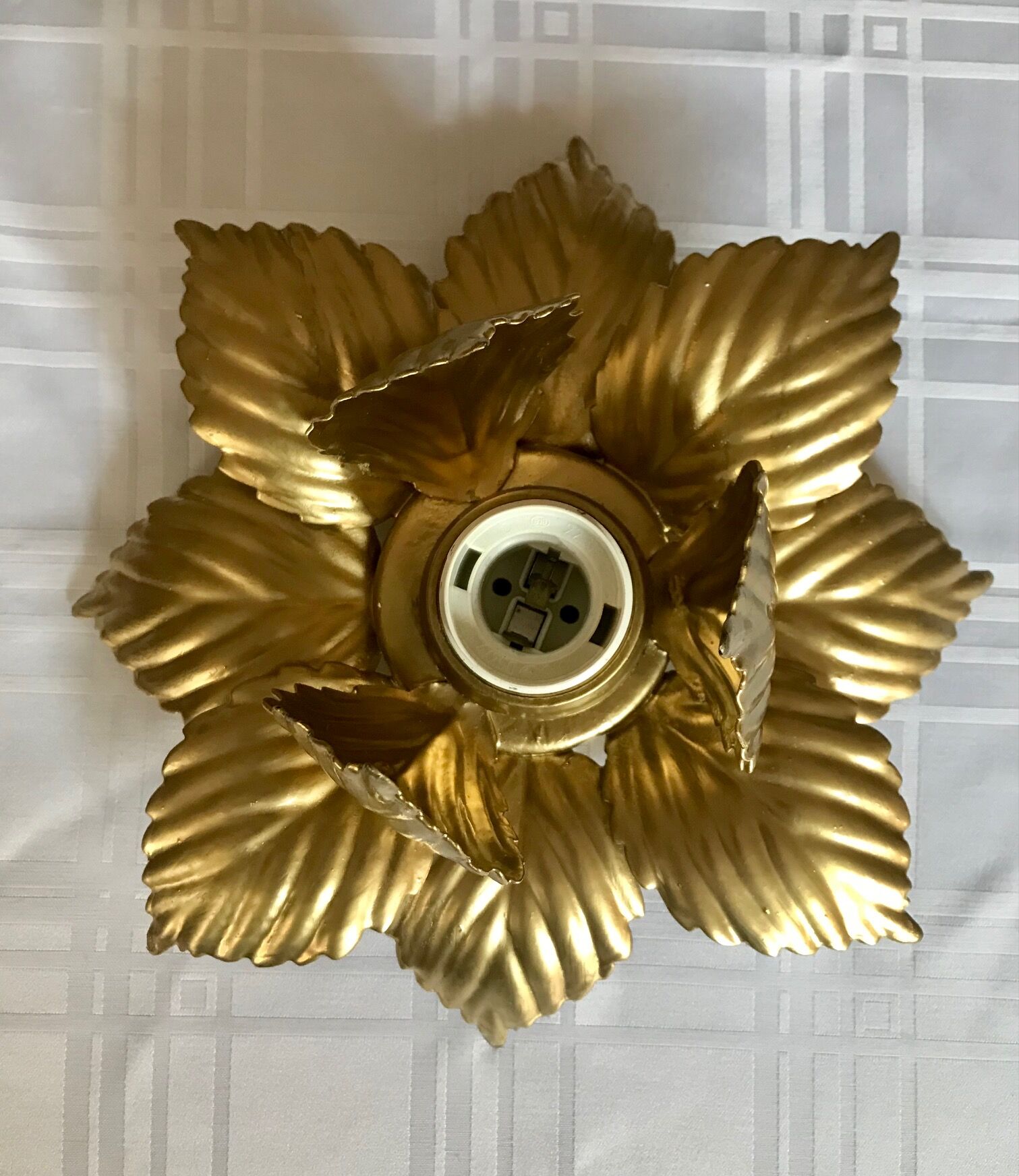Golden flower wall lamp