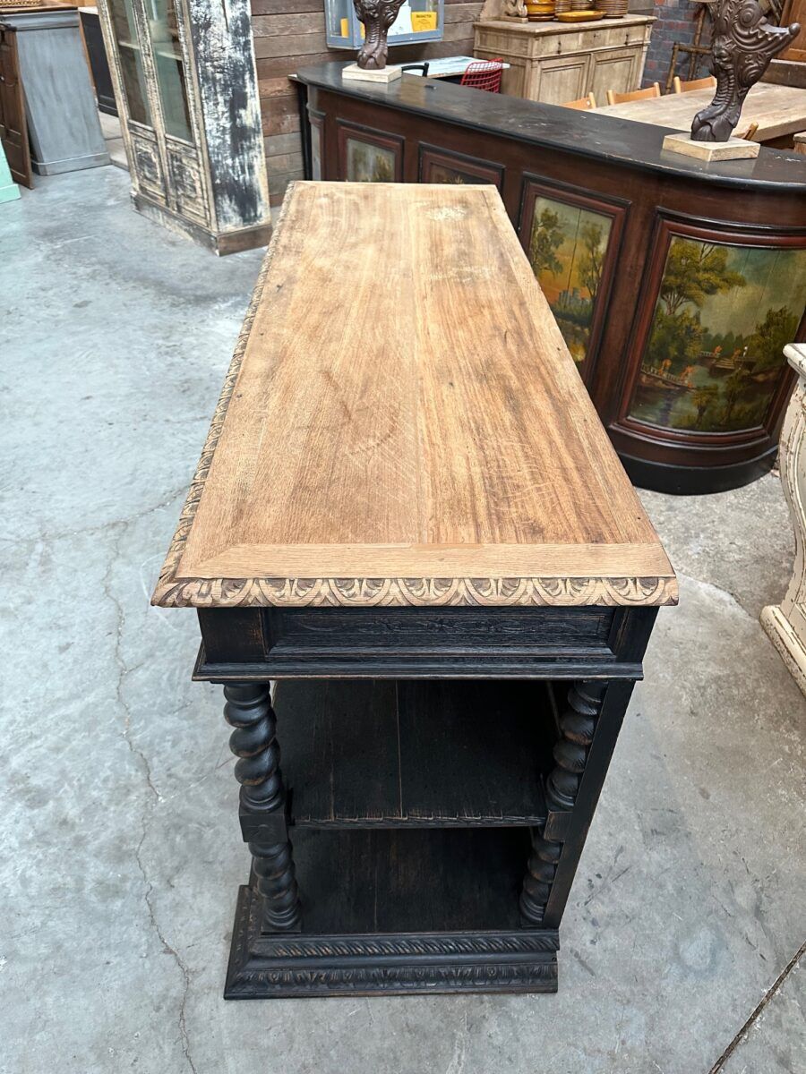 Console from the 19th century in oak.