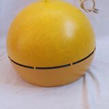 Yellow metal ball suspension