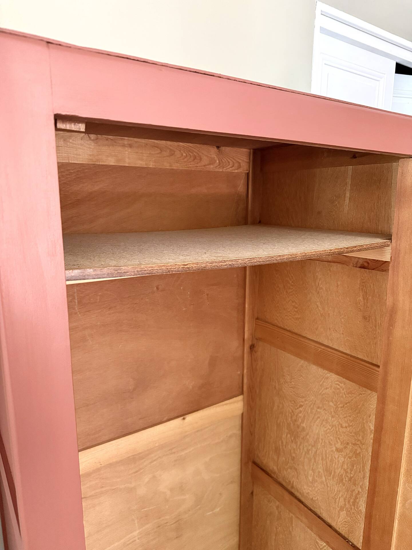Armoire parisienne