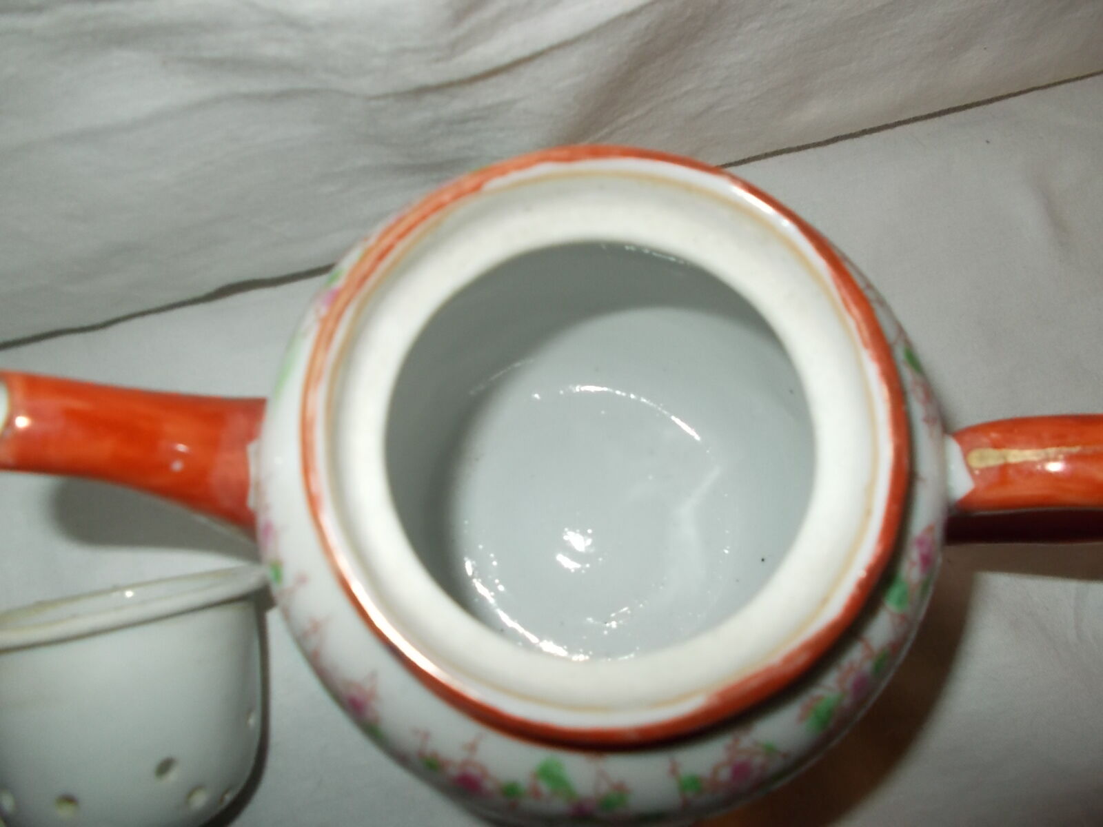 Very fine porcelain maruku china tea service