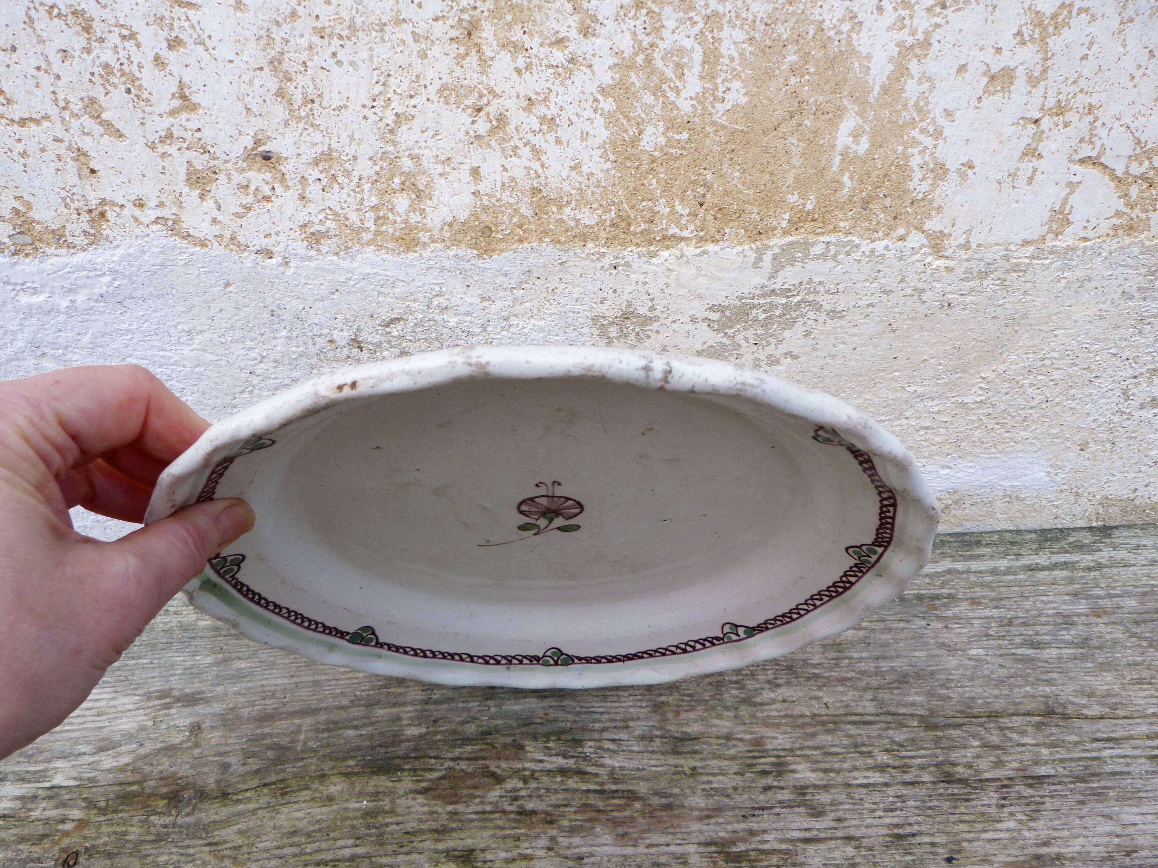 Plate XVIII century majolica Bordeaux