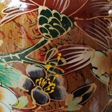 Stylish Chinese/Asian vase. Decor Polychrome floral motifs on a golden background. High 35 cm