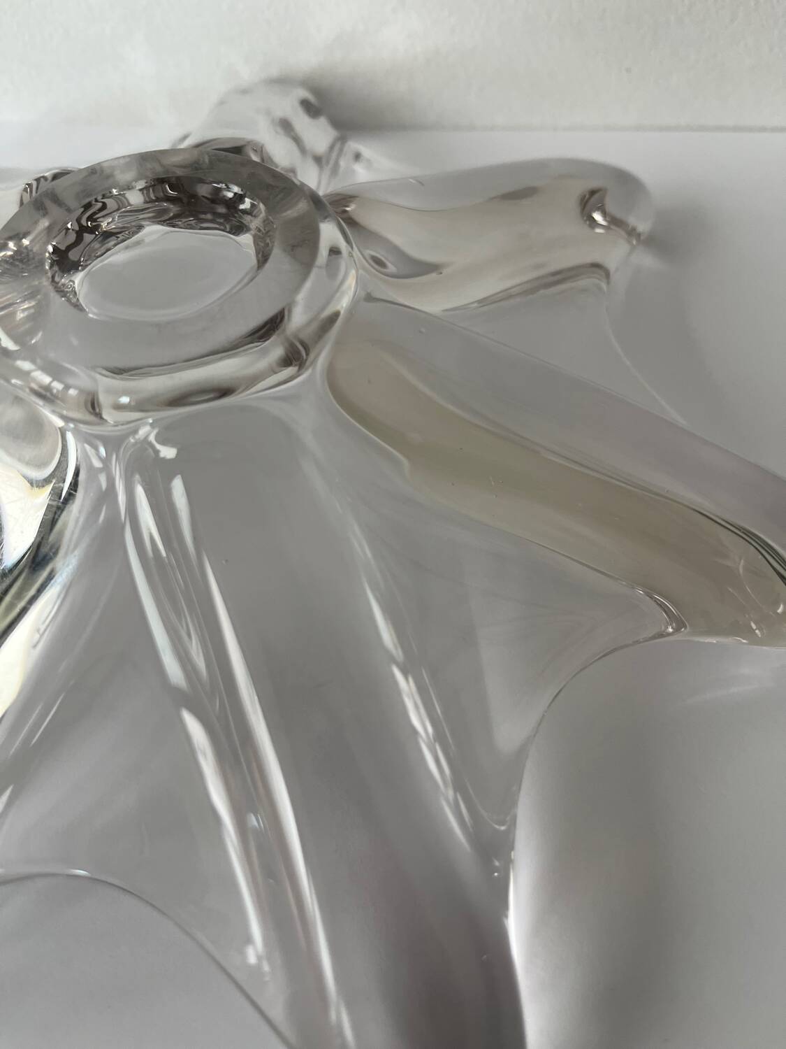 Crystal star or flower shaped empty pocket