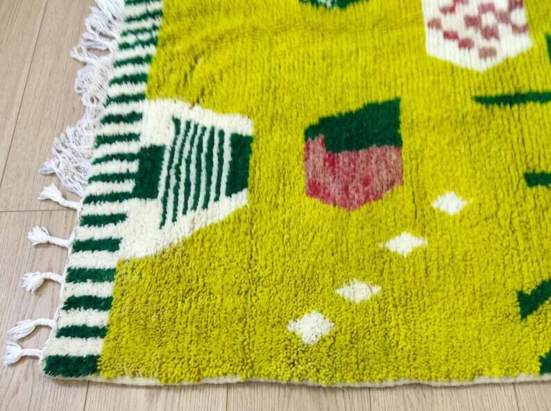 Handmade Moroccan rug 250cm x 150cm