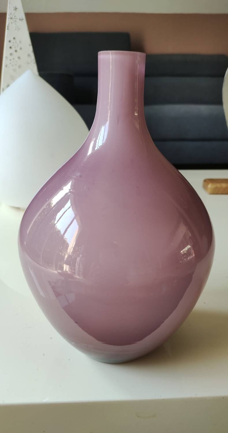 Designer Ball Soliflore Vase..In shades of pink. Dimensions: 24 x 15 cm