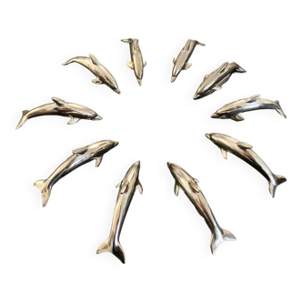 10 porte-noms dauphin, en métal couleur argent