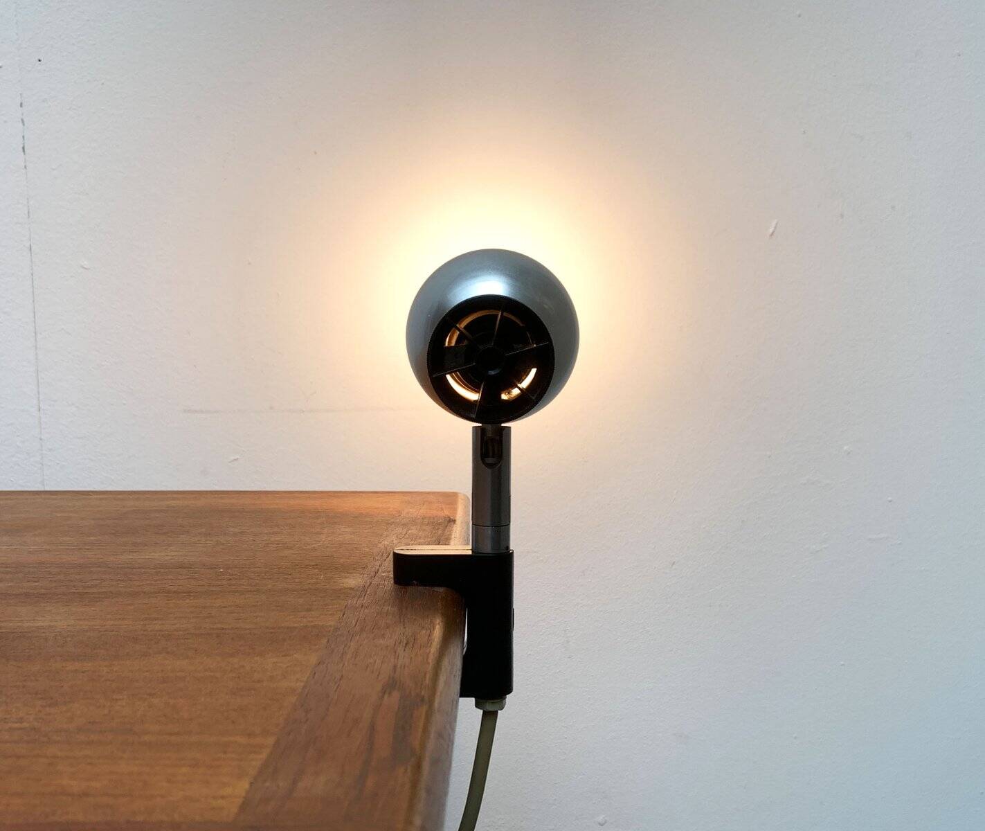 Vintage minimalist clip lamps from the space age, Table or Shelf, by Philips