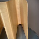 Design magazine holder in thermoformed wood