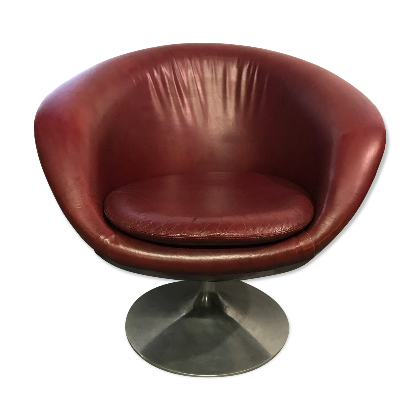 Red leather tulip foot chair