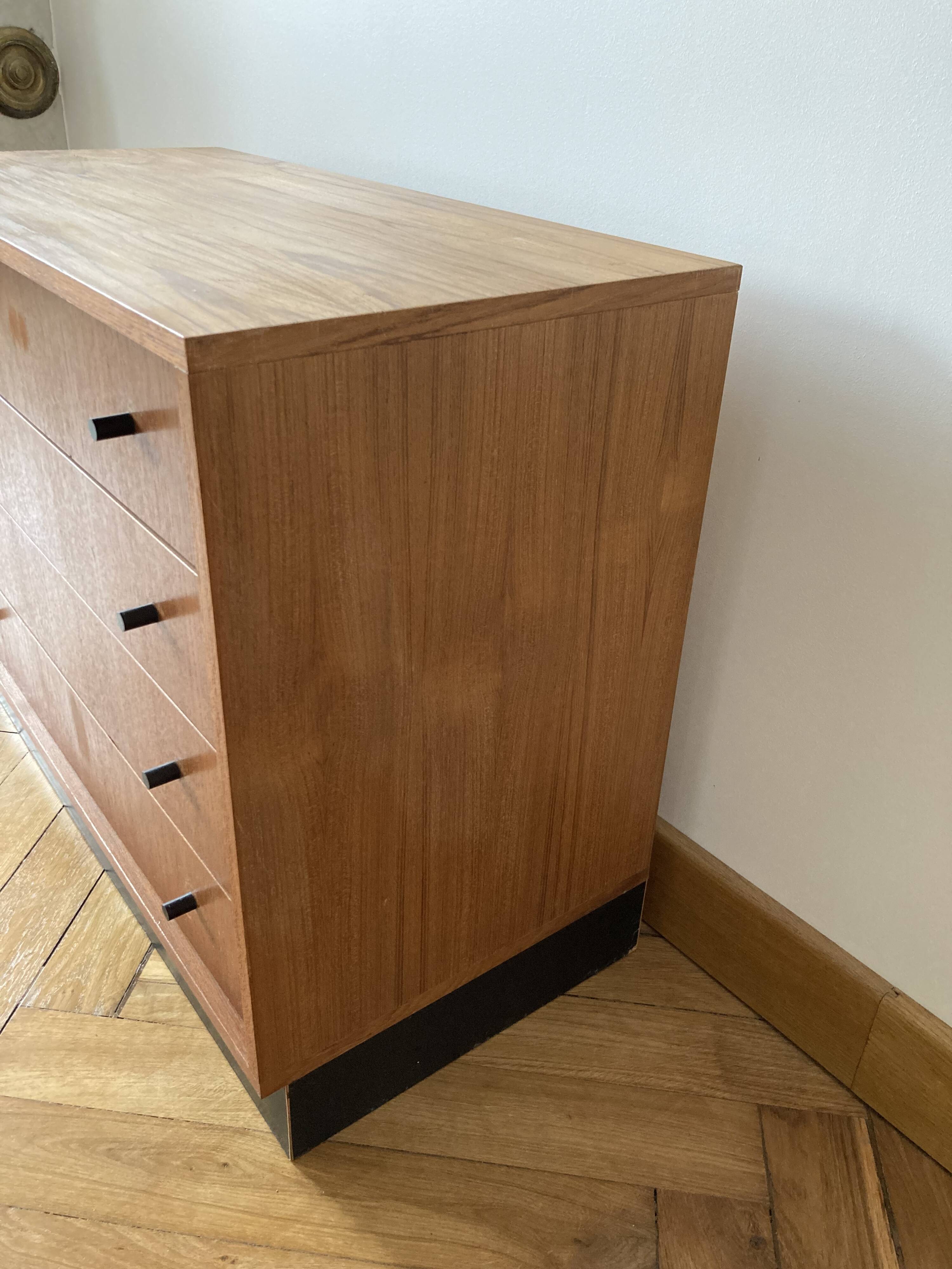 Scandinavian style chest of drawers