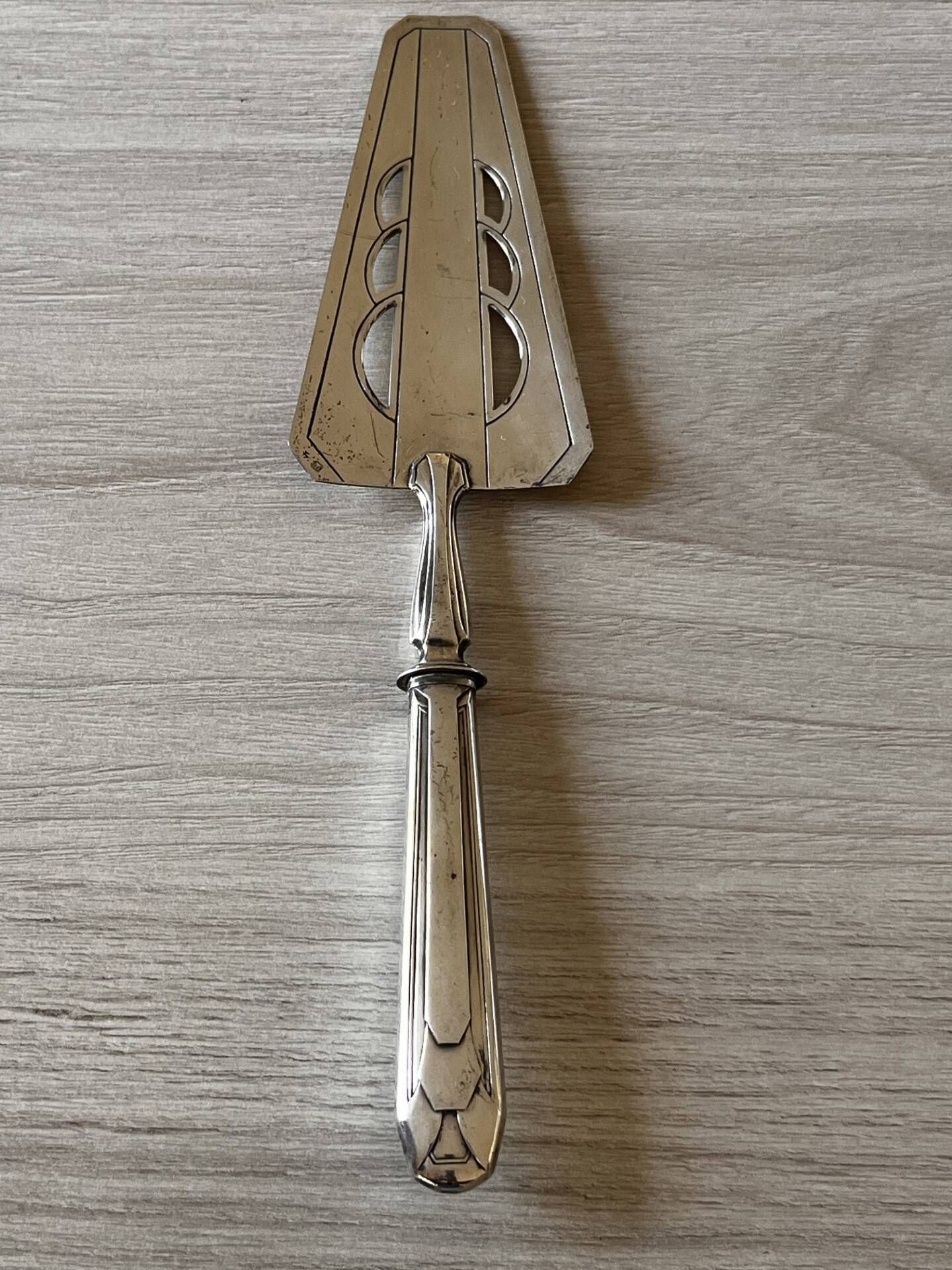 Old cake spatula
