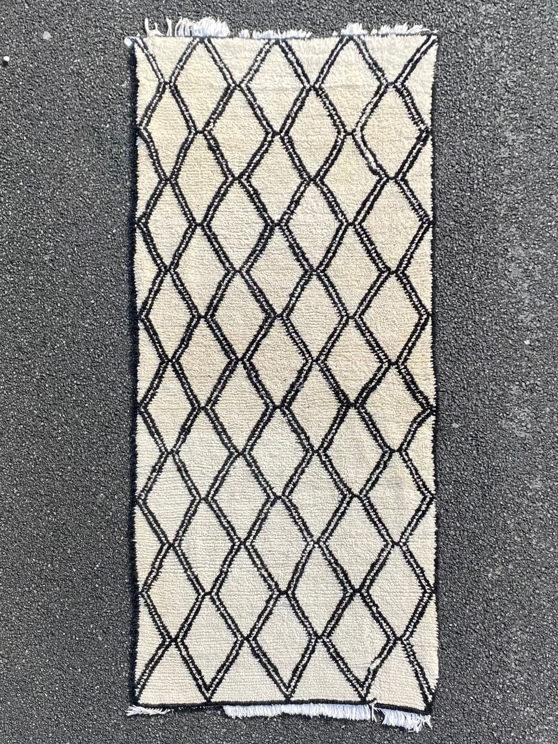 Berber carpet Beni Ouarain 110x250 cm