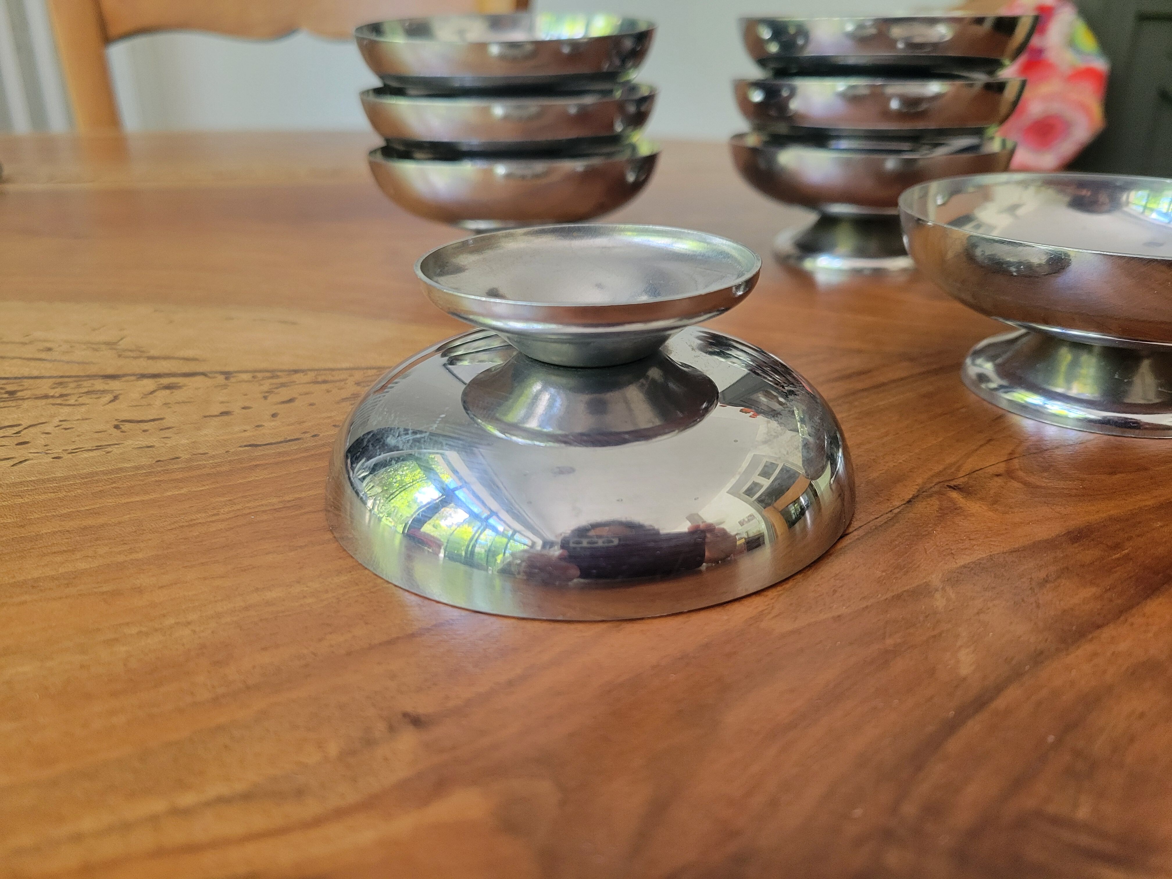 8 stainless steel ice cream bowls
