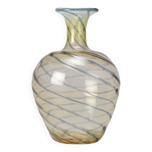 Vase en verre soufflé,