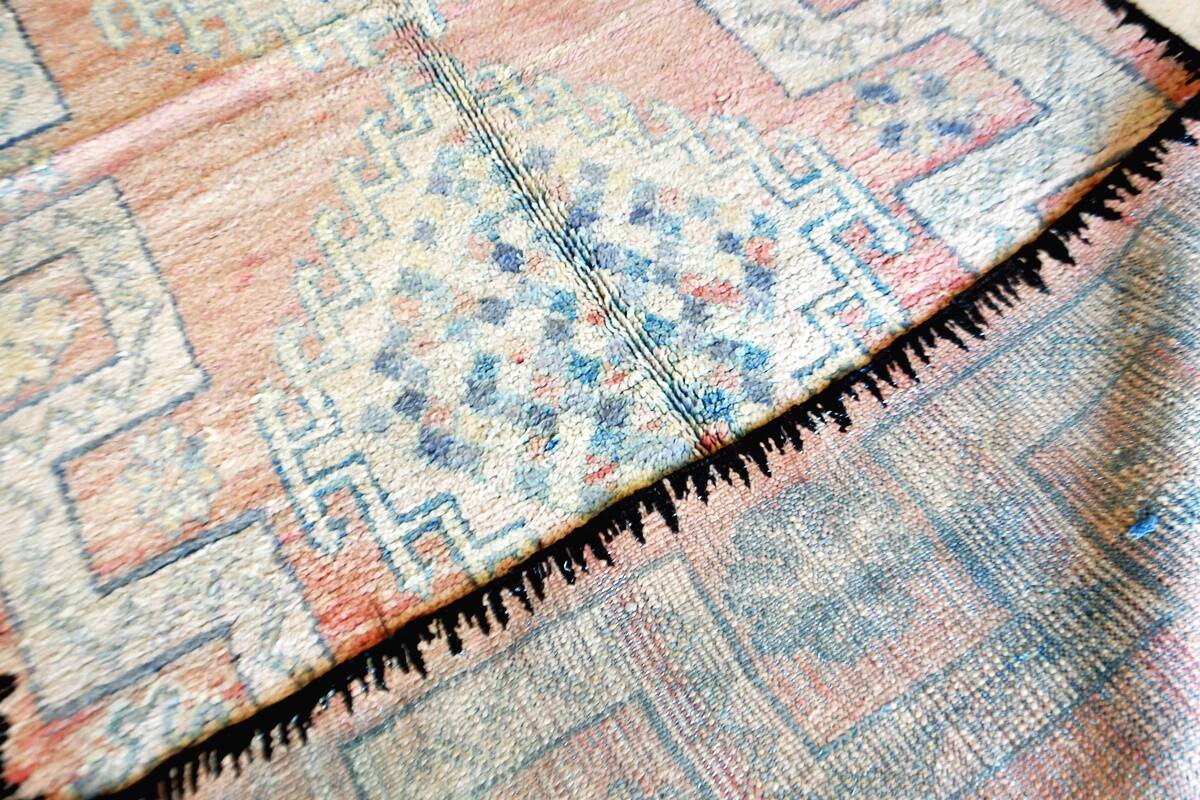 Vintage Moroccan Berber rug Boujaad 305 x 140 cm