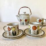 Stoneware teapot and its 3 cups, 1970s