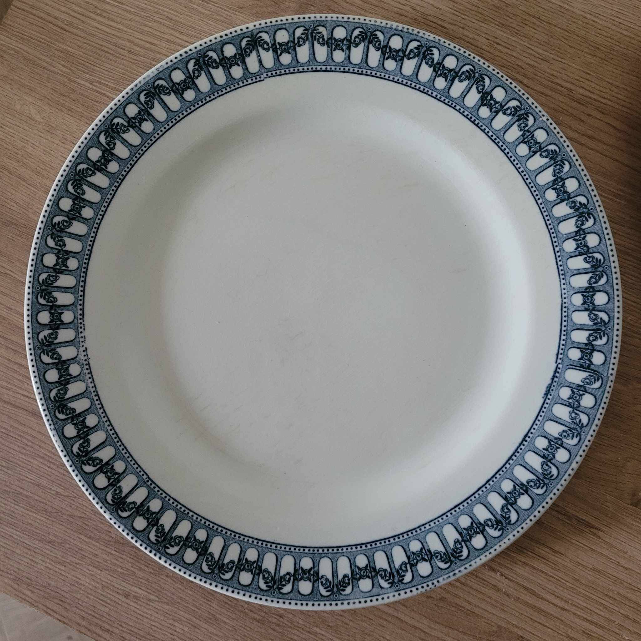 Set of 6 Terre de Fer plates from Sermaize