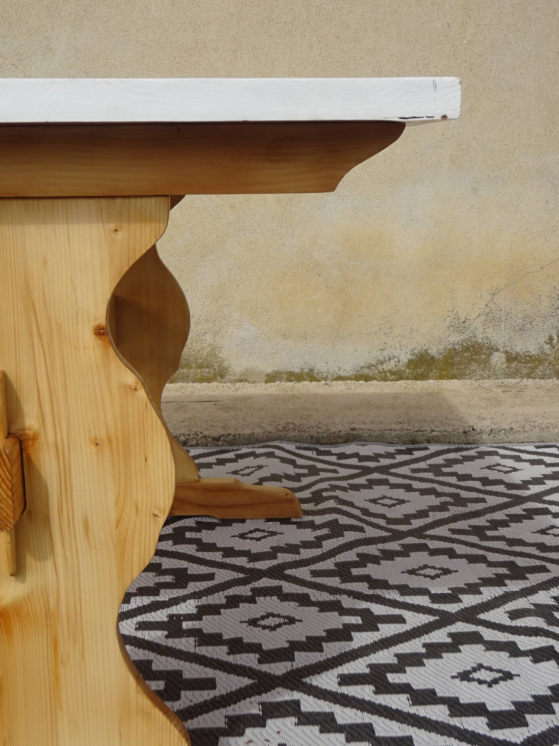 Pine table, white top