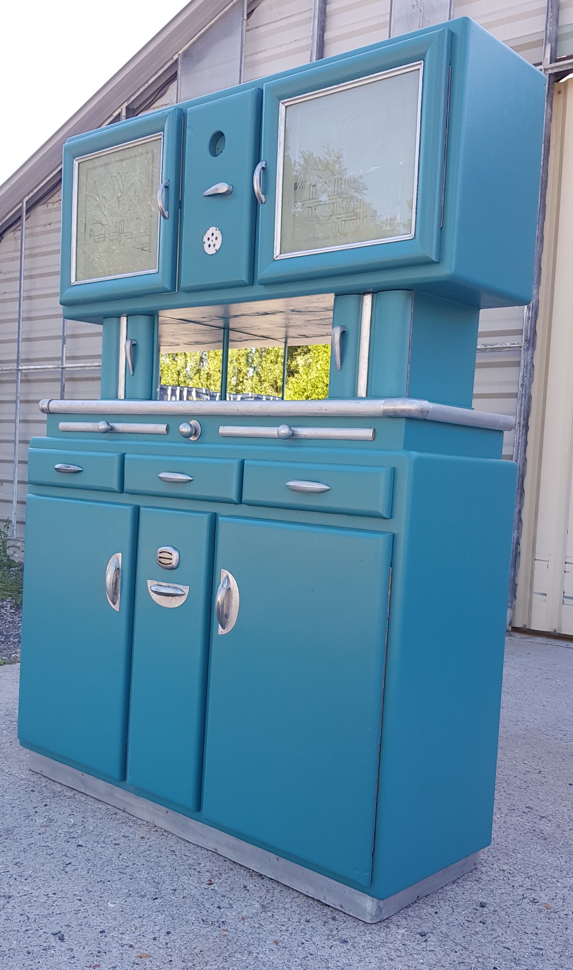 Buffet Mado completely restored and repainted