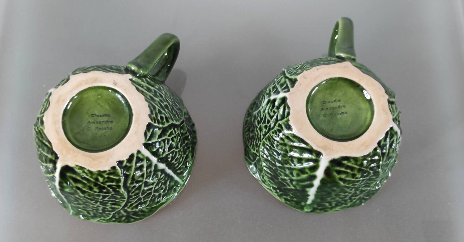 Paire de tasses en barbotine "Feuille de chou" - Caldas da Rainha