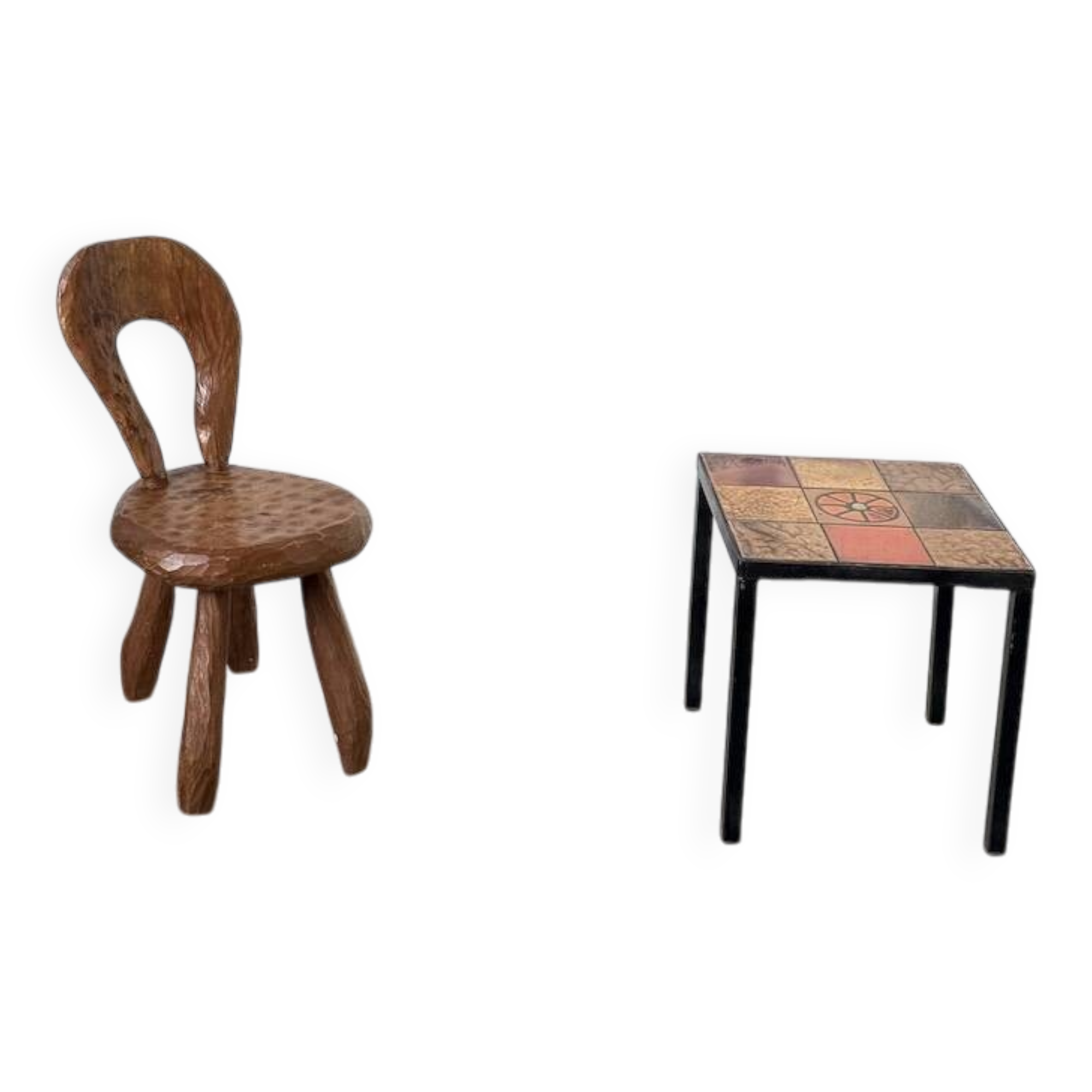 Petite chaise sculptée à la gouge
