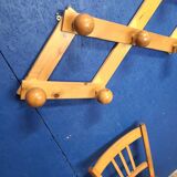 Vintage accordion coat rack in pine circa 1950