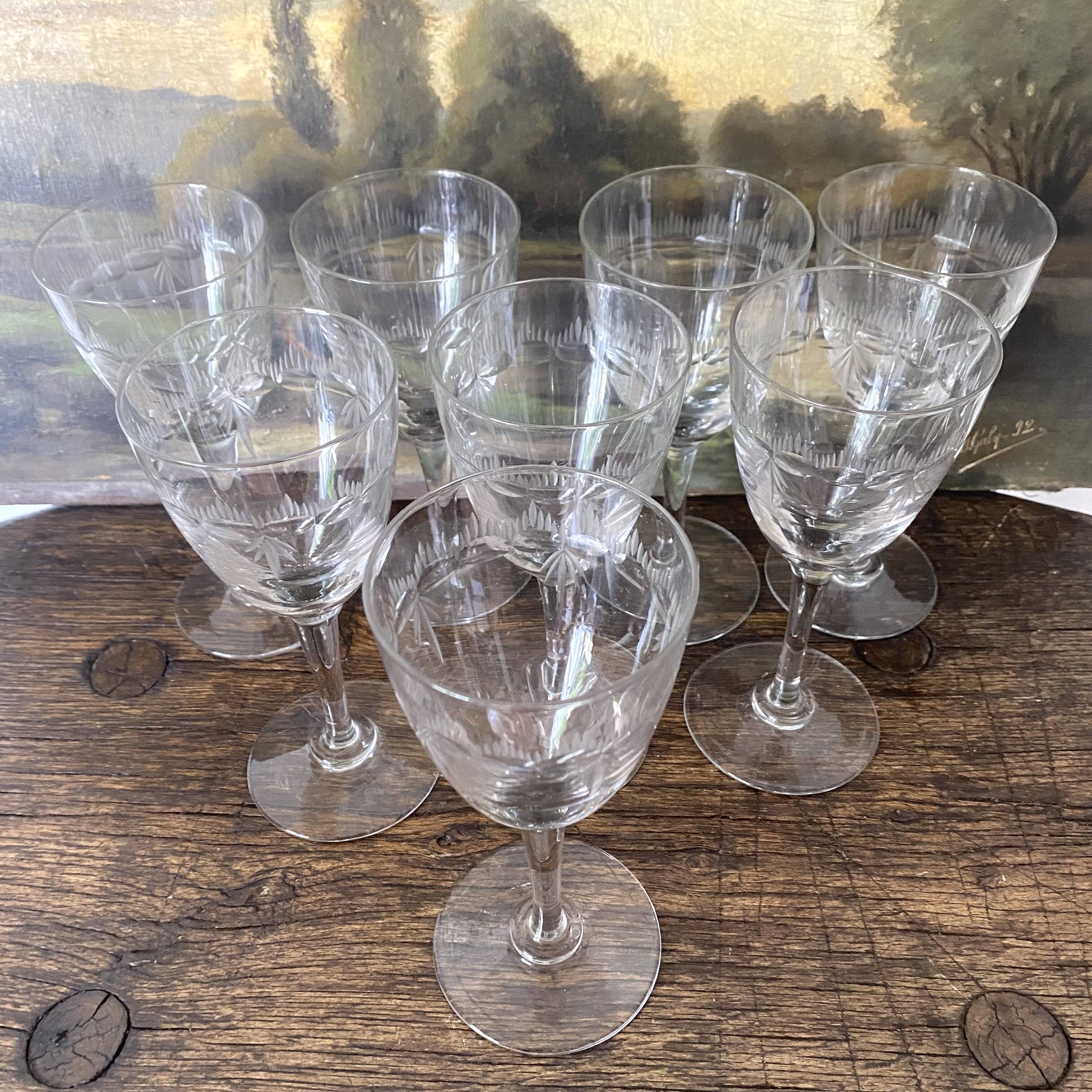 Stemmed glasses, engraved glass wine glasses