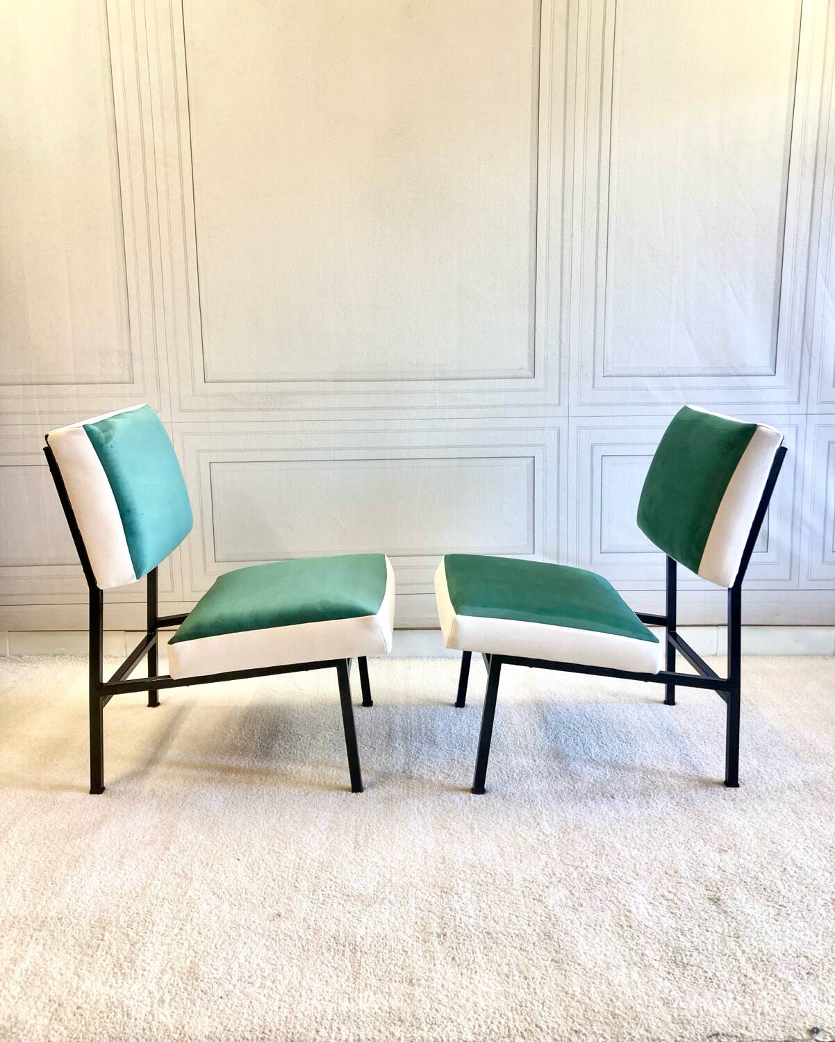Paire de chauffeuses vintage