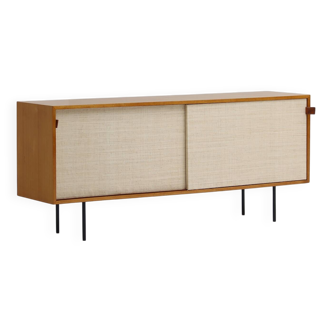 Buffet décoratif modèle 116 conçu par Florence Knoll au début du XVe siècle