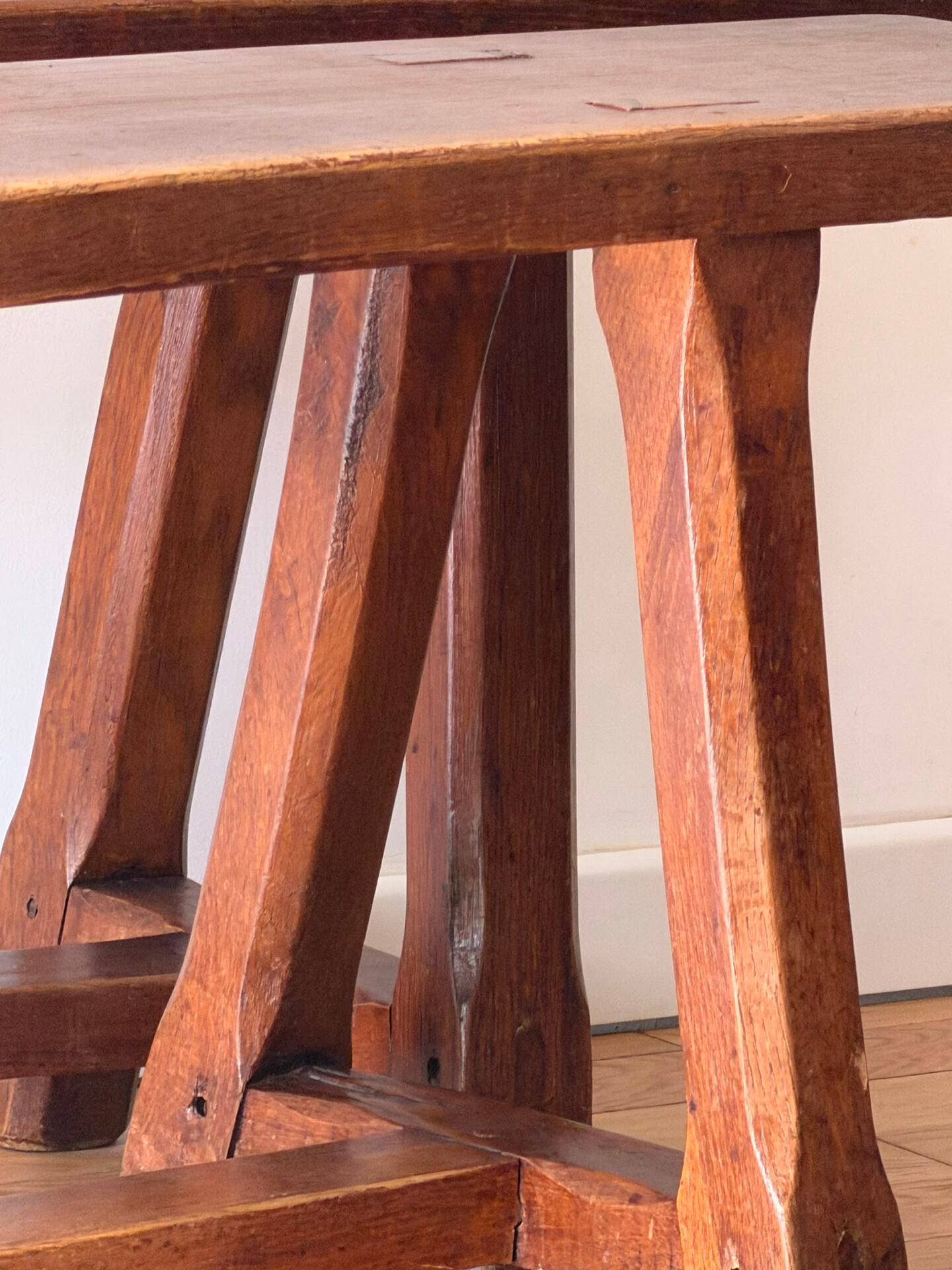 Banc en bois brut vintage