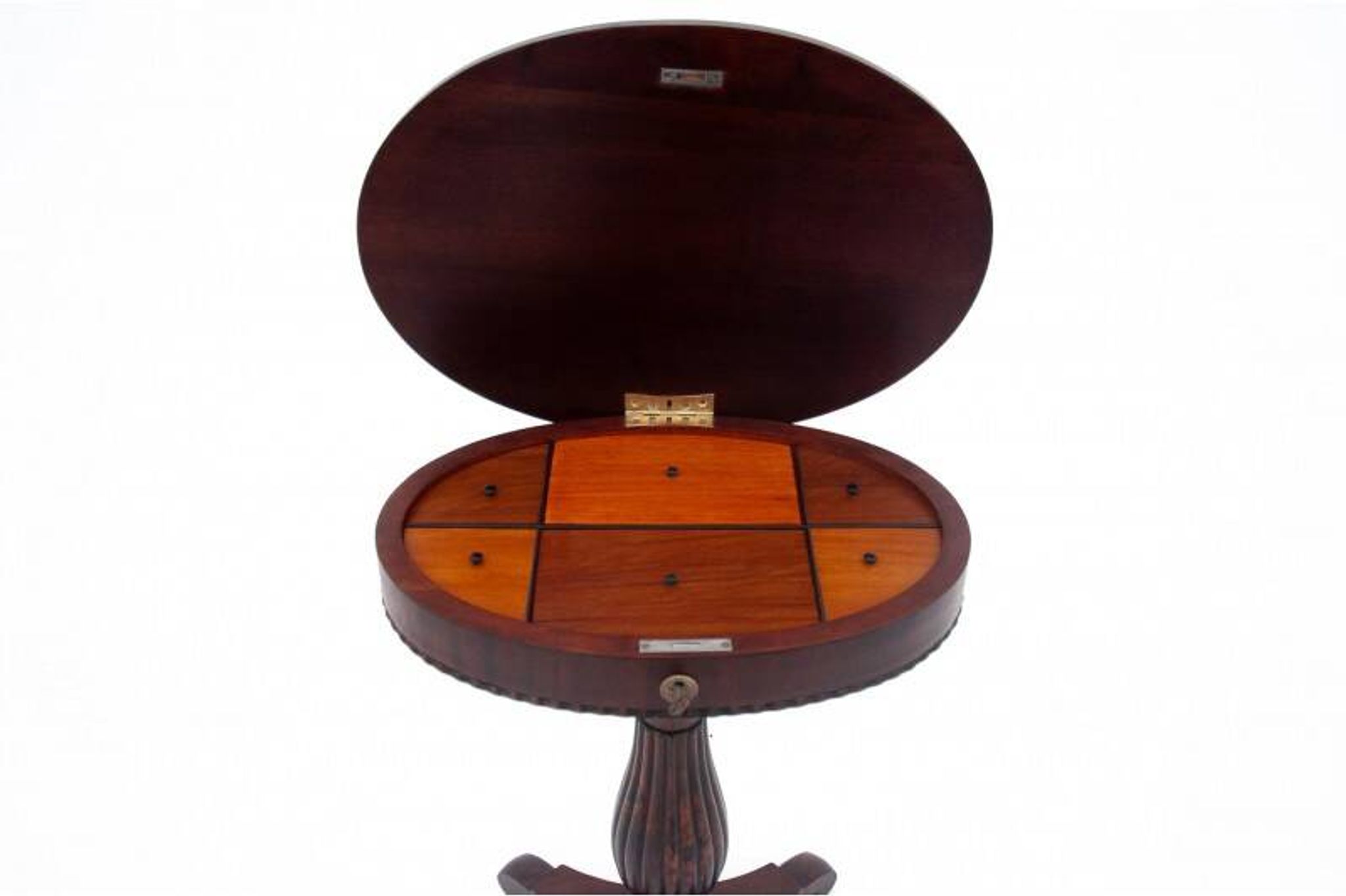 Table à fils ancienne, Europe du Nord, vers 1860. Après rénovation.