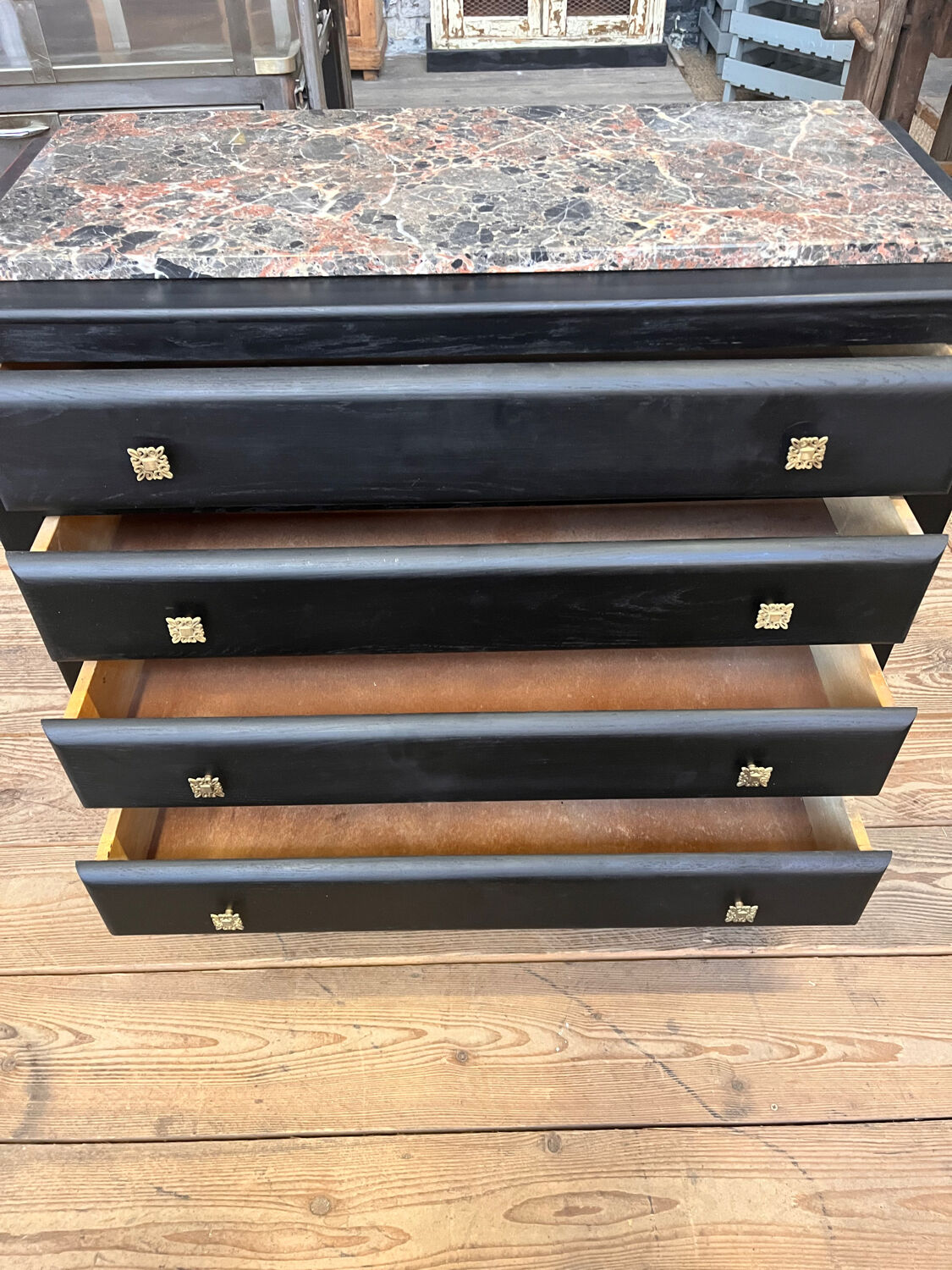 Art deco chest of drawers