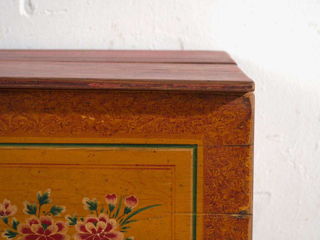Chinese chest with original painting – China, circa 1900