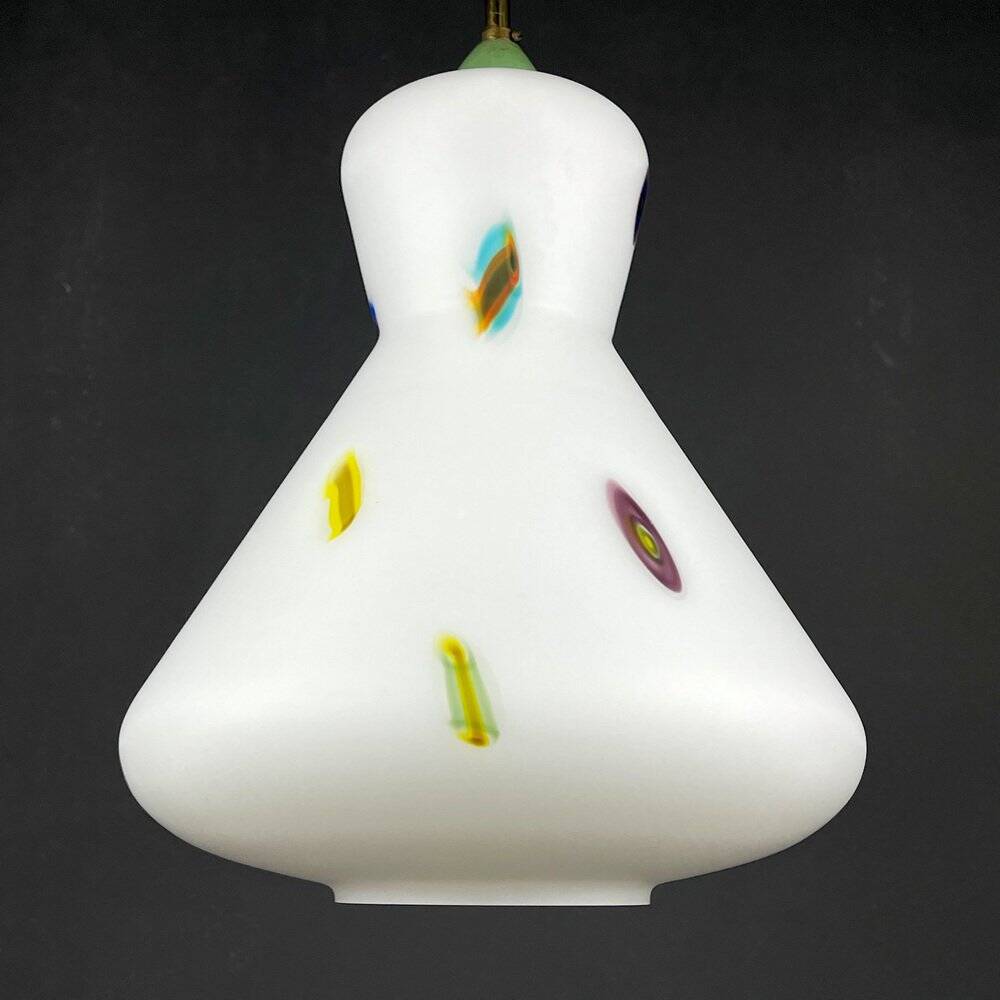 Mid-century Murano opaline glass pendant lamp by Stilnovo, 1950s.