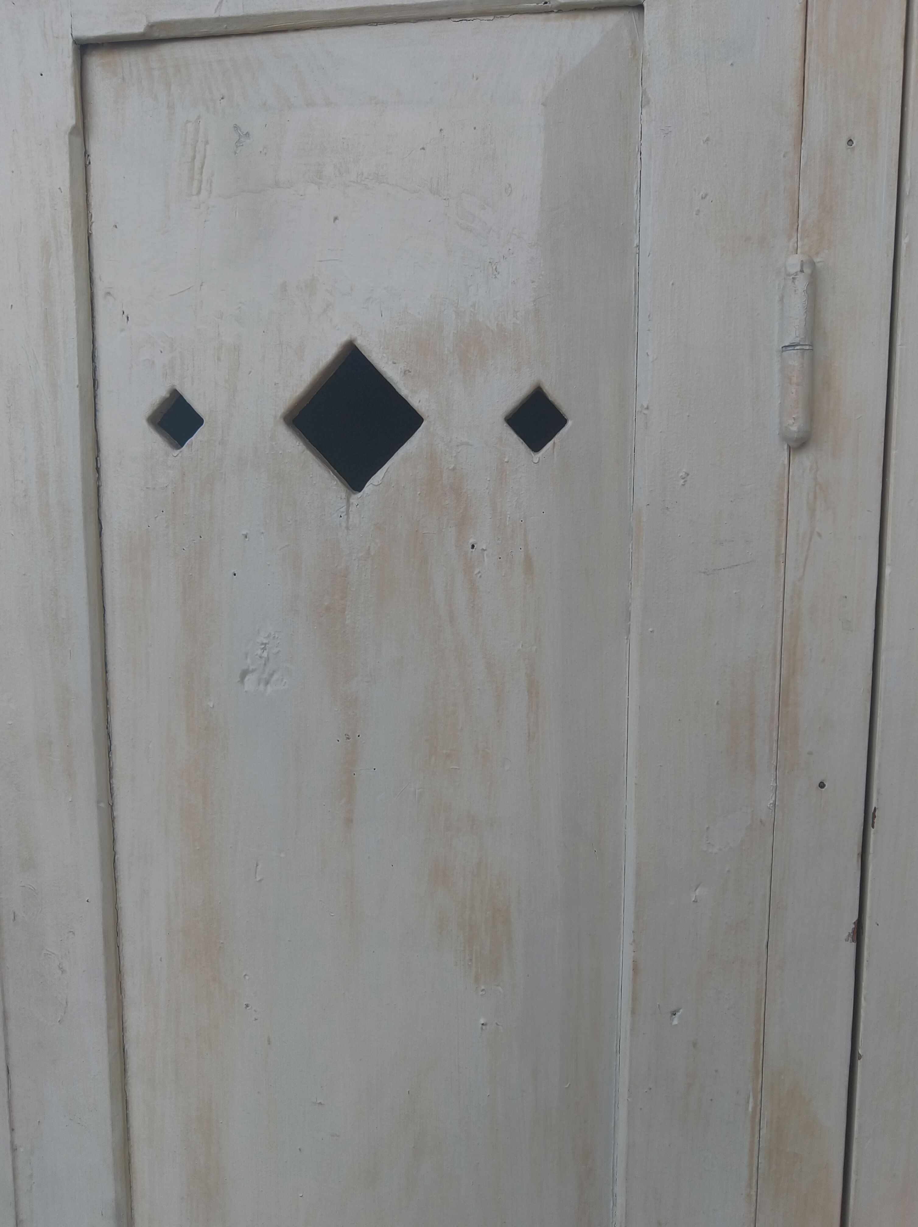 Wooden cloakroom from the late 19th century