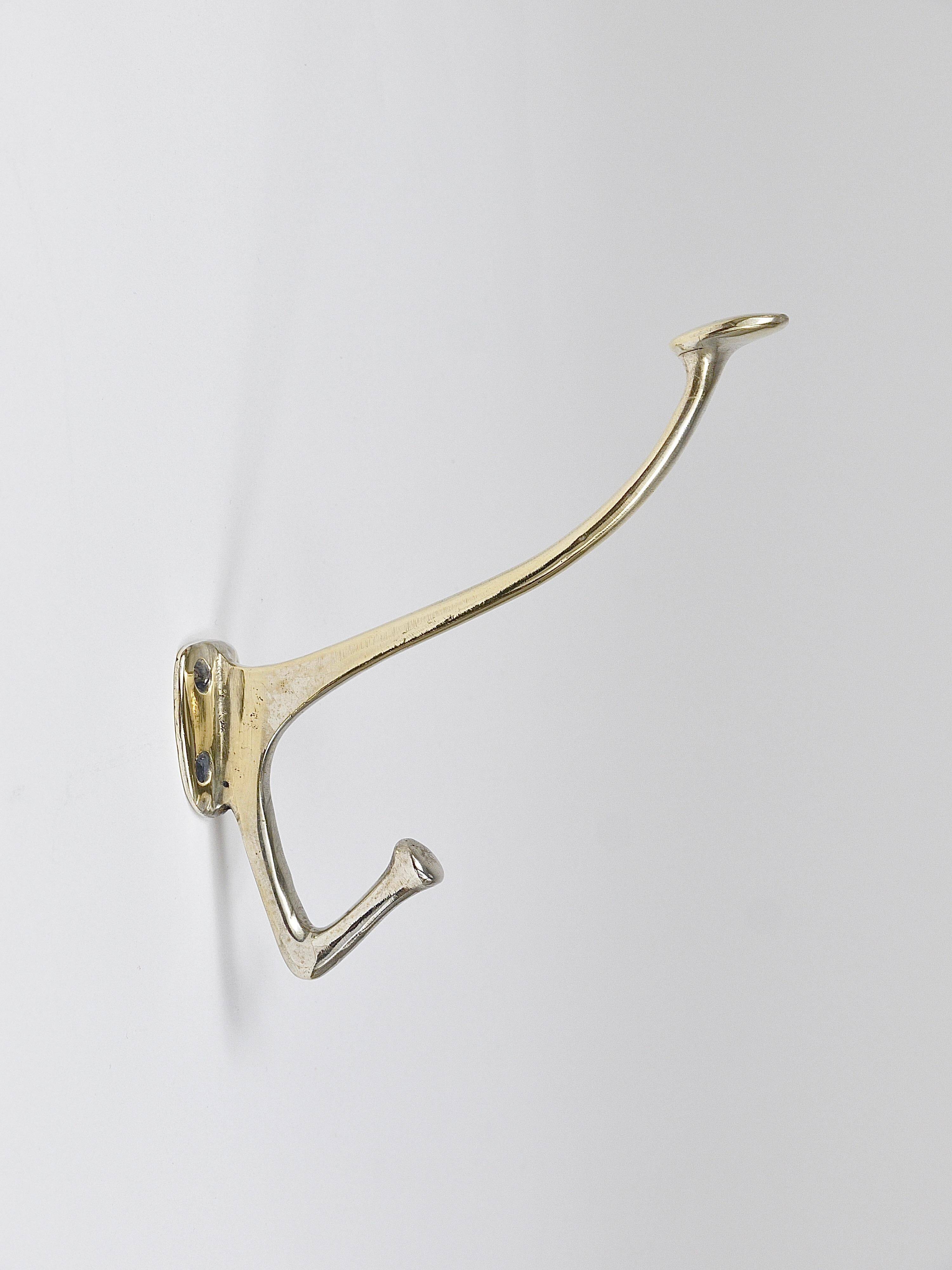 Jusqu'à 6 crochets muraux en nickel et laiton Art Nouveau Adolf Loos Café Capua Vienne, années 1900