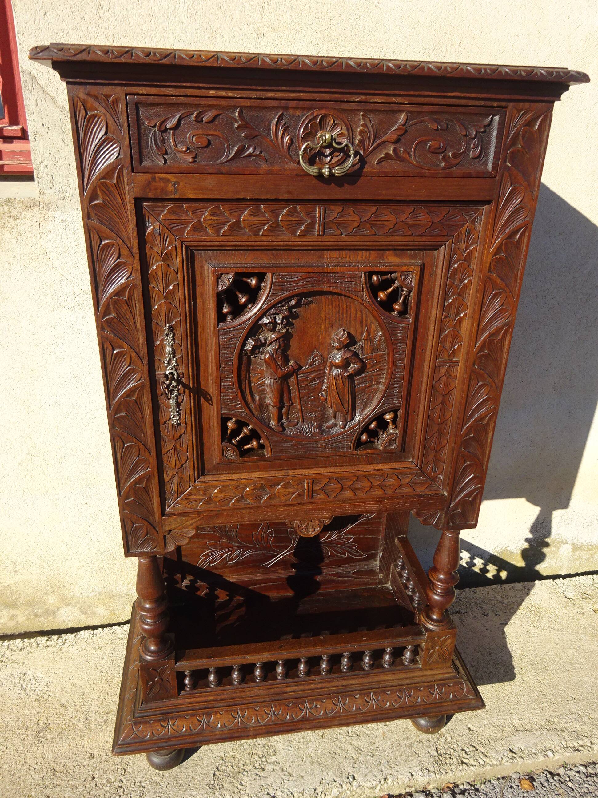 Old Breton dresser buffet