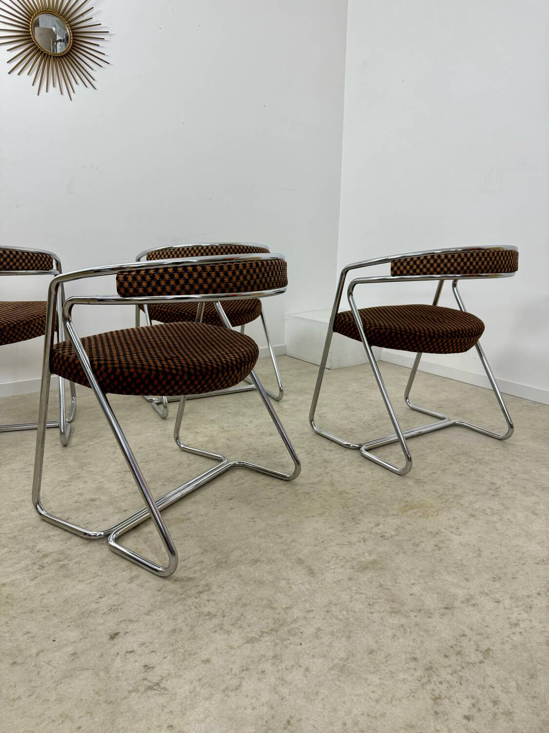 Set of 4 chrome tubular chairs Italian design from the 70s vintage fabric and metal