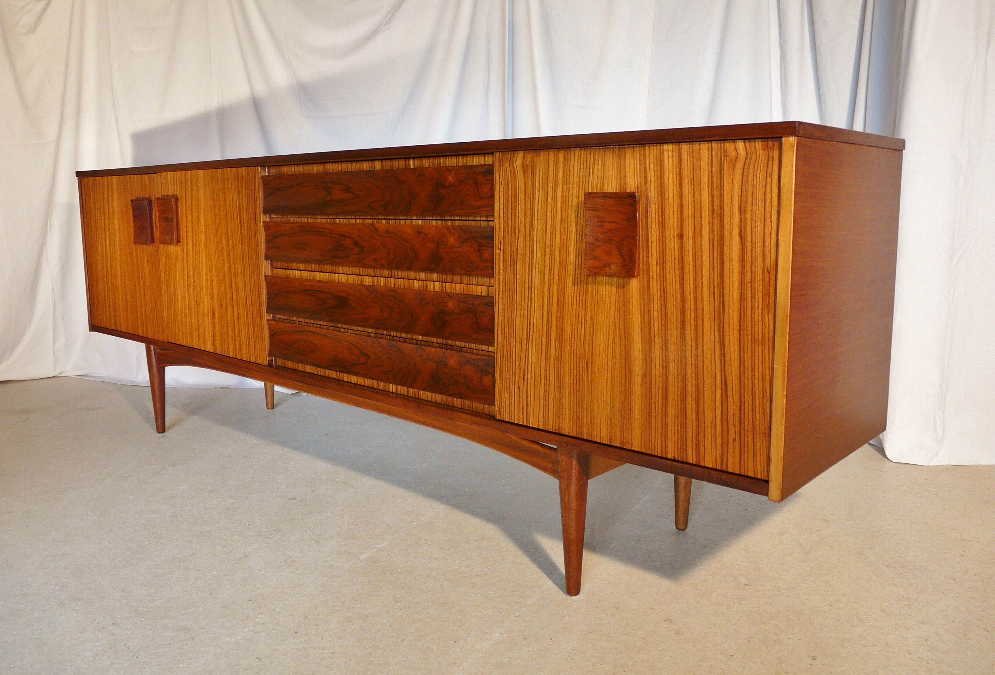 Enfilade scandinave en teck et palissandre
