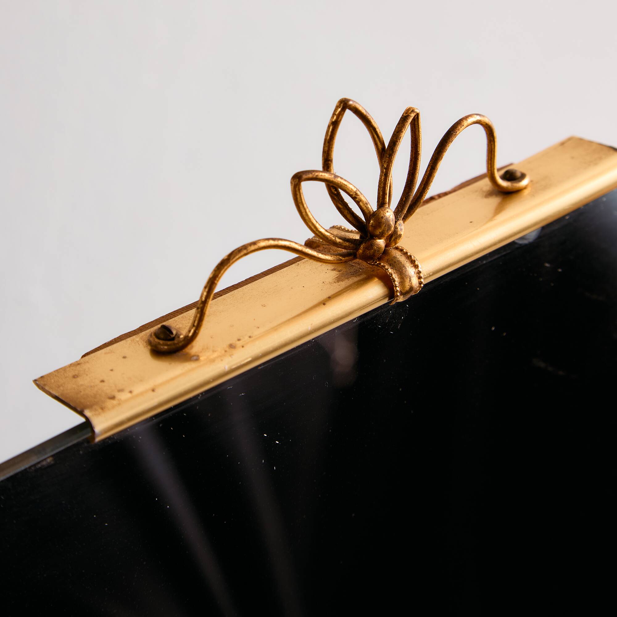 MK11290 Metal framed mirror