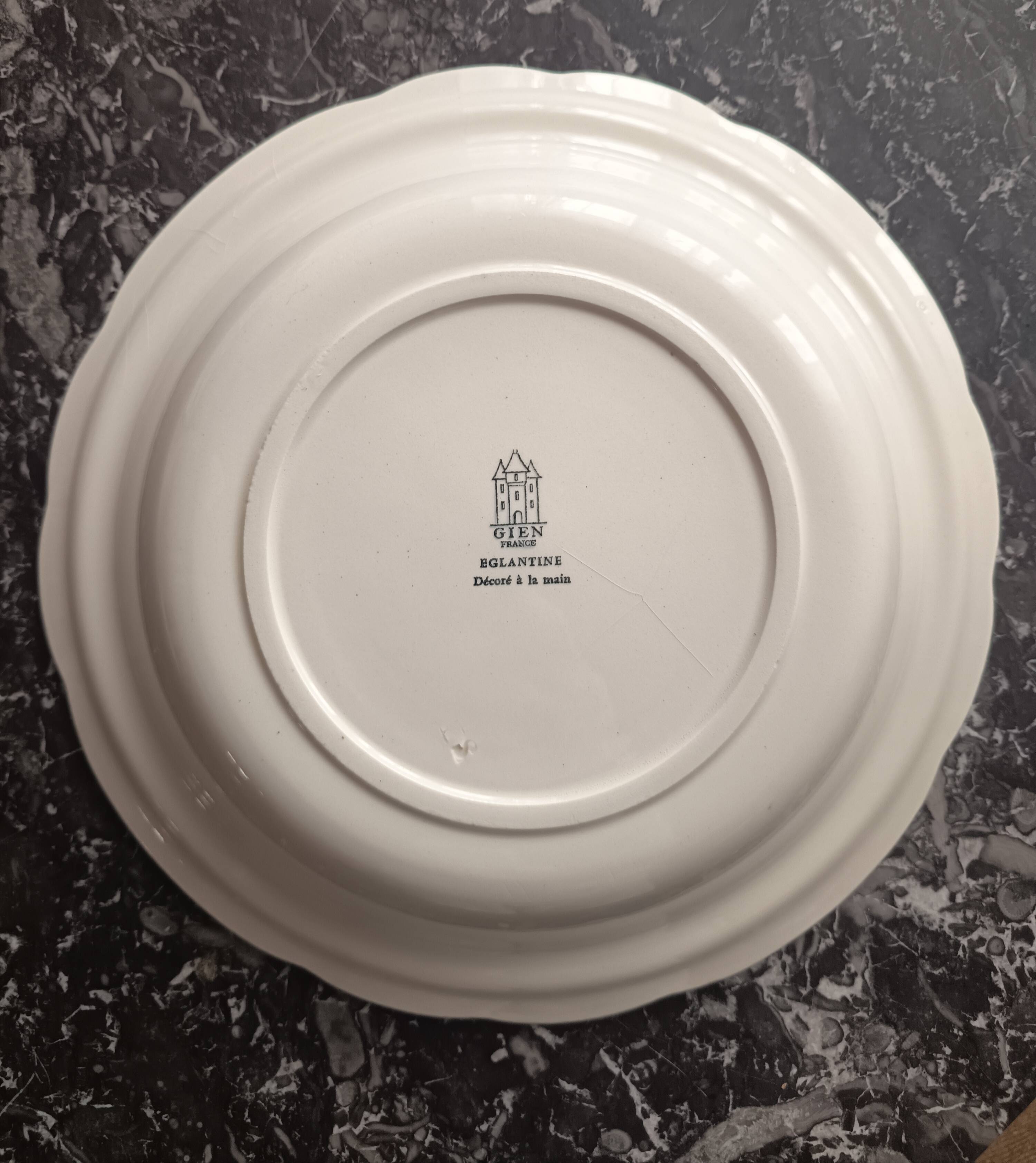 Shallow presentation dish porcelain from Gien