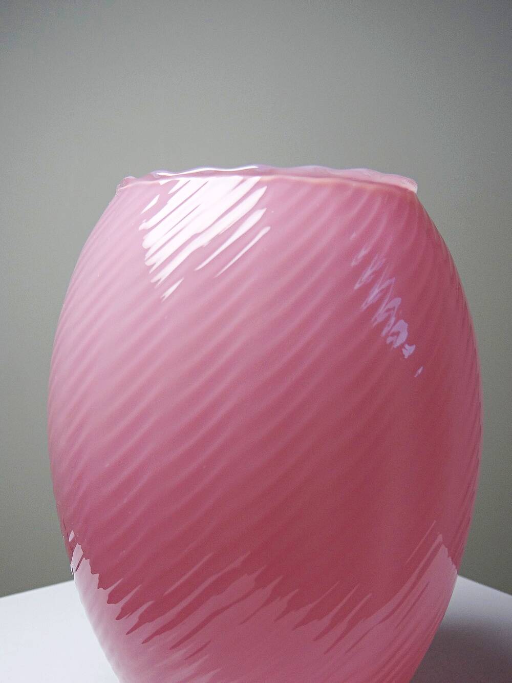 Small twisted pink opaline glass vase, Venetian Murano/Empoli vintage.