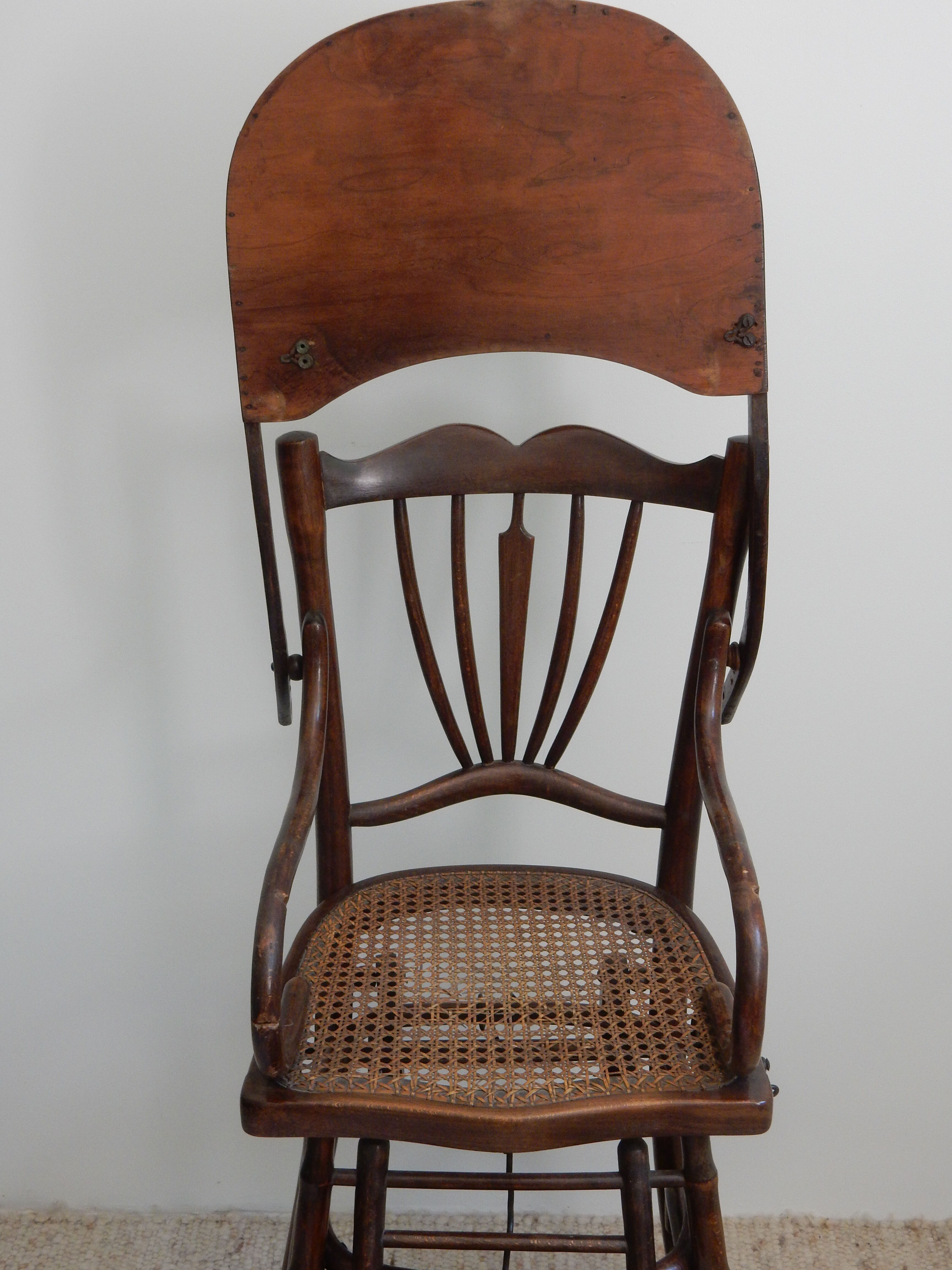High modular baby chair in early 1900
