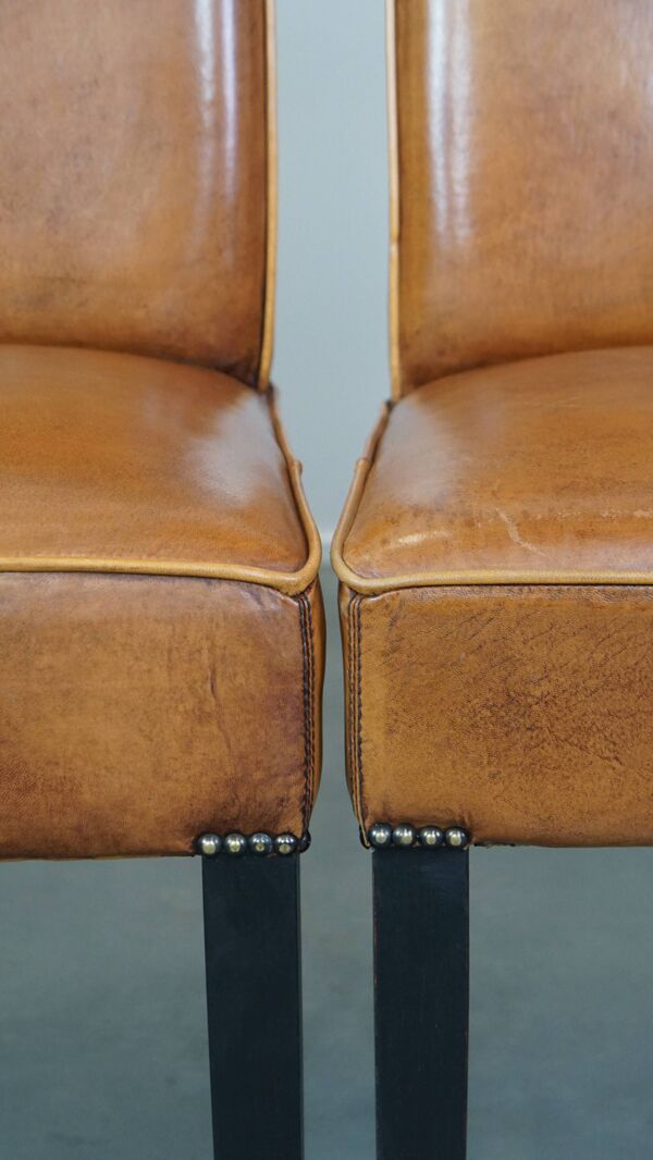 Lot de 4 chaises de salle à manger en peau de mouton de couleur cognac clair